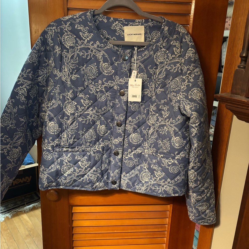 NWT Lucky Brand Blue & white Floral Quilted Jacket - L